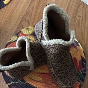 Leopard print bootie